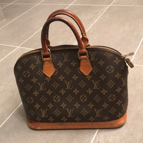 Louis Vuitton Alma Monogram Bag - Picture 3 of 8